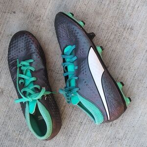 PUMA Youth Gray & Turquoise Cleats Athletic Soccer Shoes Size 5
